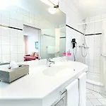 & Restaurant Wefers מלון 3*